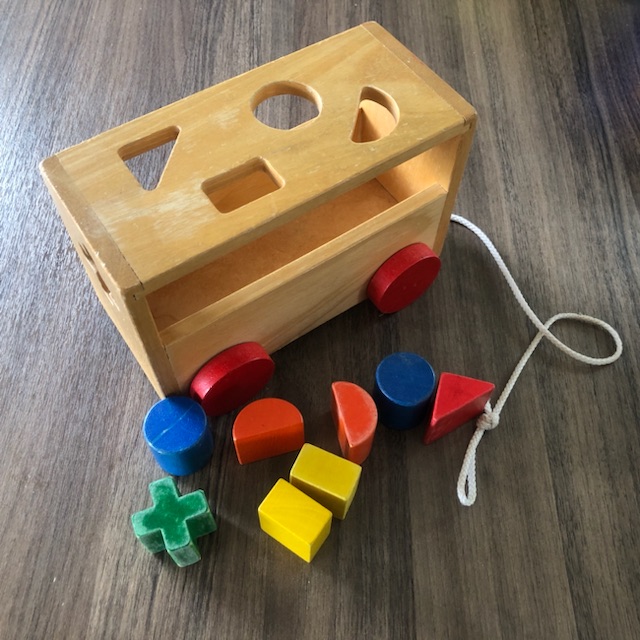 Shape sorter pull along truck