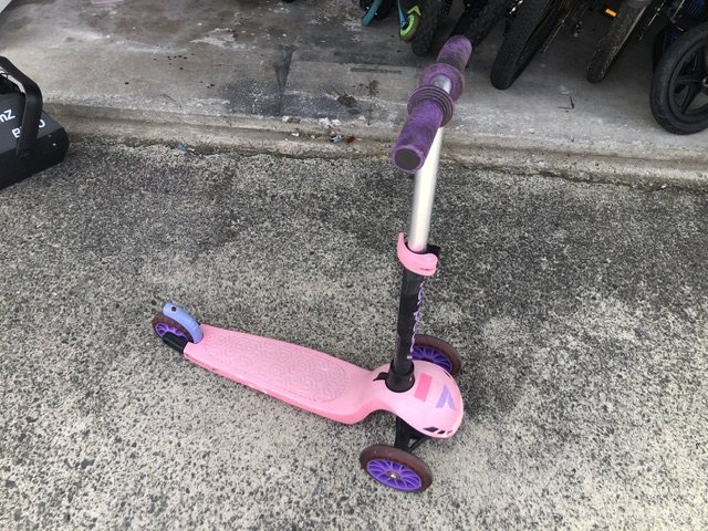 Torpedo 7 Pink 3 Wheel Scooter