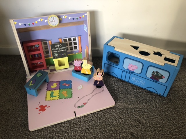 Peppa Pig Schoolhouse and Bus photo